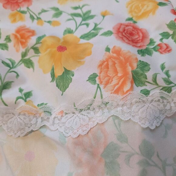70s Vintage silky floral‎ round tablecloth with lace trim - Picture 3 of 6